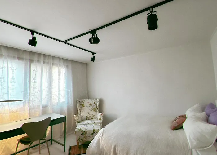 Gasthuis Sparrow House-international Guest Only